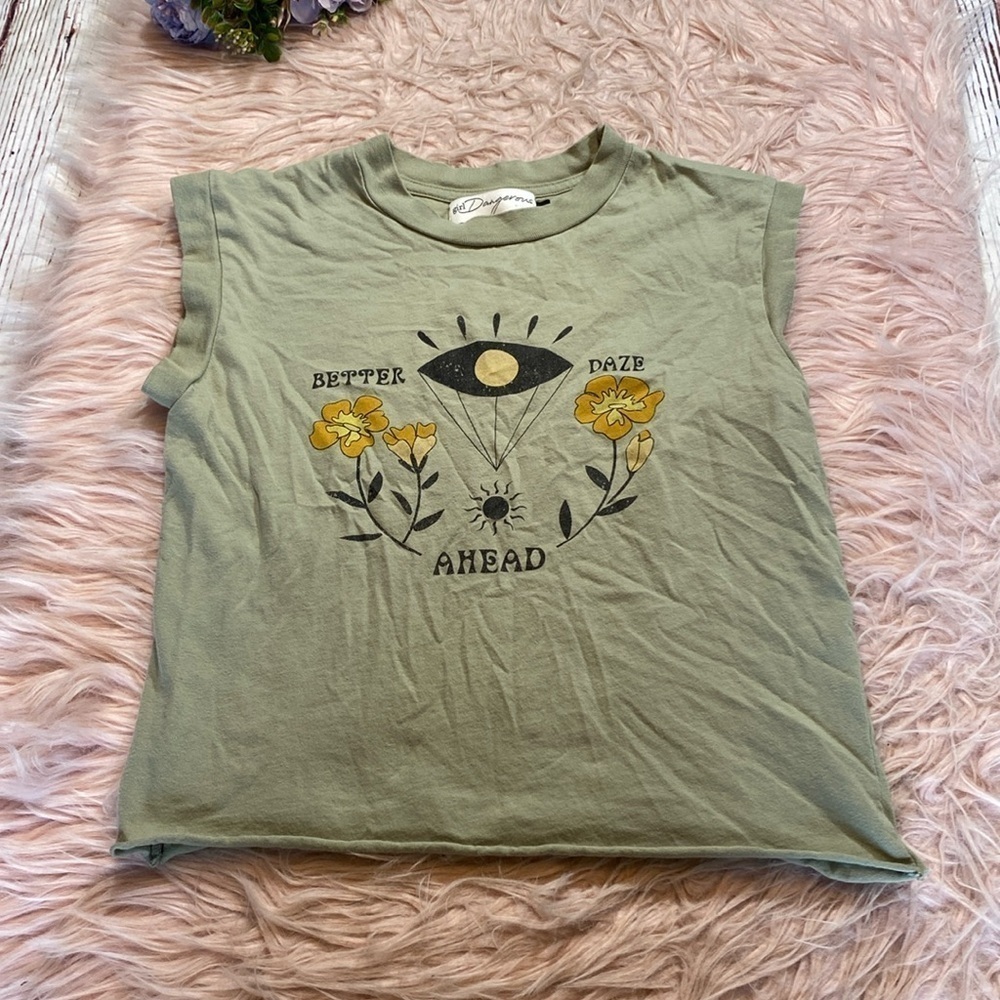 Girl Dangerous Better Daze Graphic Green Crop Tee sz M